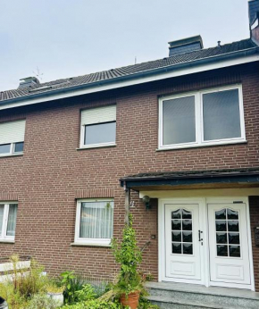 Schöne Monteur- Wohnung mit Balkon oder Terrasse